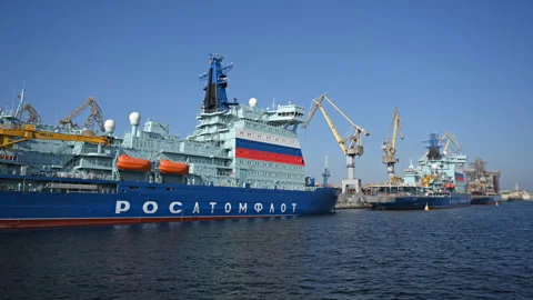 Russian nuclear-powered icebreakers at Baltic Shipyard in St. Petersburg, Russia 스톡 동영상 269775312