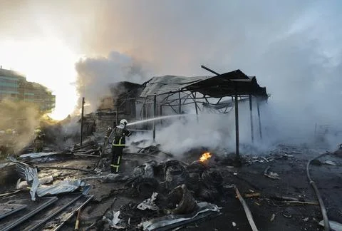 Russian overnight attack kills at least two in Kyiv, Ukraine - 08 Sep 2026 Fotos Stock