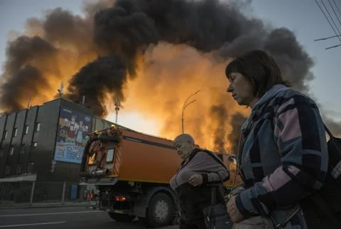 Russian overnight attack kills at least two in Kyiv, Ukraine - 08 Sep 2026 Fotos Stock