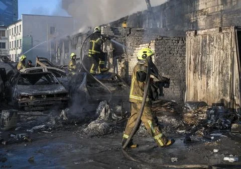Russian overnight attack kills at least two in Kyiv, Ukraine - 08 Sep 2026 Fotos Stock