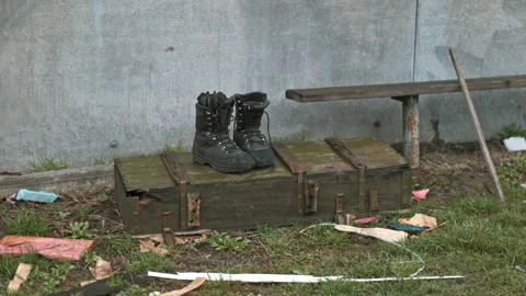 Russian shells lying in a Ukrainian city Видео 200786314