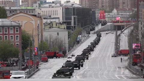 Russian soldiers rehearse the Victory Day parade in Moscow, Moscú, RU - 29 Apr 2 Stock Footage 307960341