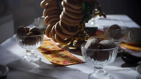 Russian traditions of tea drinking. Russian samovar on the table. still life. Stock Footage 156746407