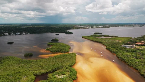 Rust Channel Through Mangrove Islands with Recreational Boats Video stock 346371866