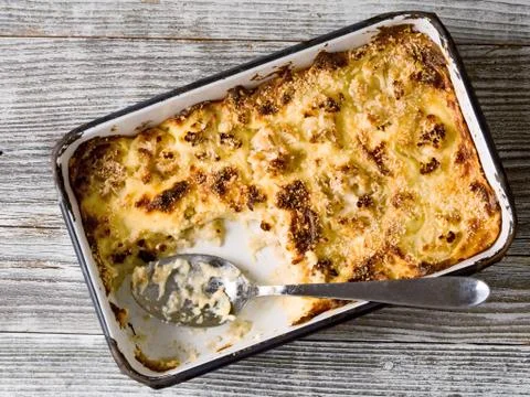 Rustic baked cauliflower cheese Stock Photos