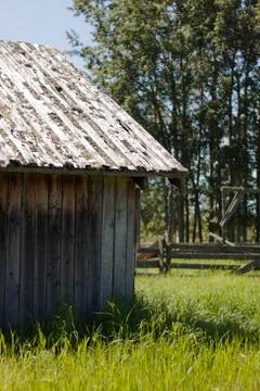Rustic Barn in an open field Foto stock