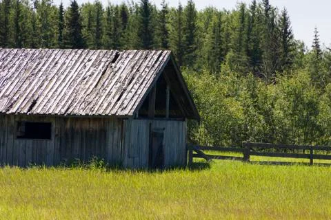 Rustic Barn in an open meadow Foto stock