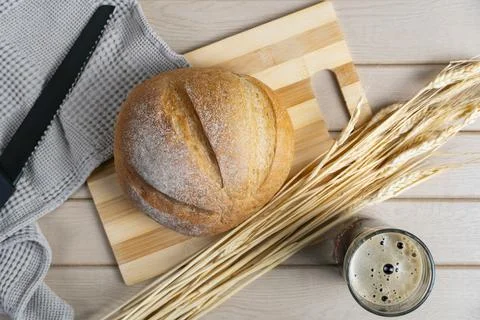 Rustic Bread and Kvass with Wheat Foto stock