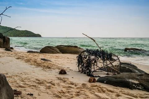 Rustic Fish Trap on a Tropical Sandy Beach in Phu Quoc Vietnam Stock-Fotos