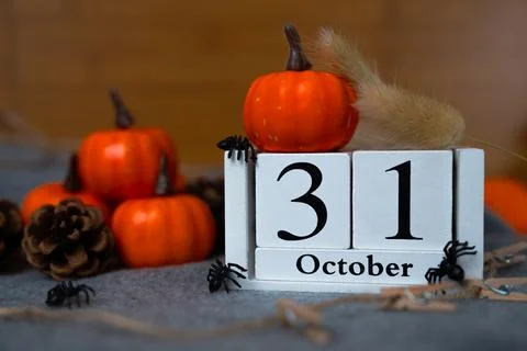 Rustic Halloween calendar with pumpkins Stock Photos