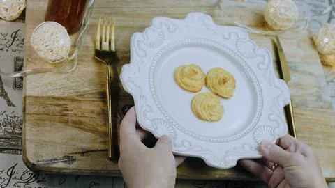 Rustic kitchen technique: baking duchess potatoes until golden Stock Photos