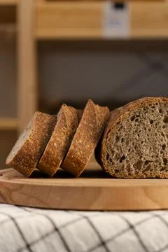 Rustic sliced rye bread loaf close up 库存照片