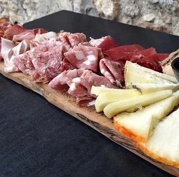 Rustic Tuscan tray with typical local products. Italy 스톡 사진