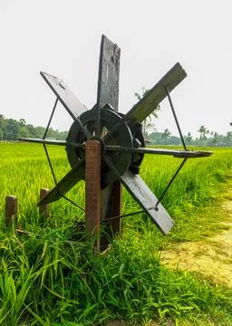Rustic Watermill Structure in Rural Green Field Kollengode Palakkad Kerala Foto stock