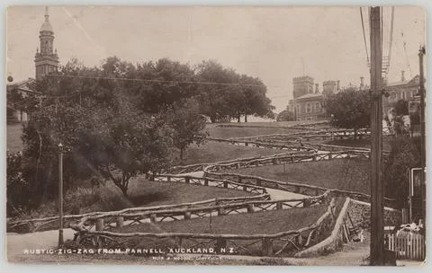 Rustic Zig-Zag from Parnell, Auckland, New Zealand, circa 1912, Auckland, ... Fotos Stock