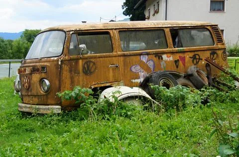 Rusting Volkswagen Transporter Camper Stock Photos