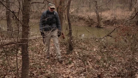 Rustling sound 動画素材 104975193