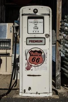 Rusty and worn-out Phillips 66 gas fuel dispenser on historic route 66 Stock Photos