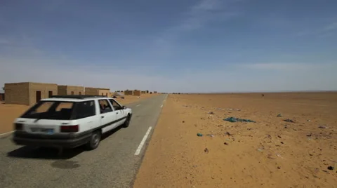 Rusty car in the desert 스톡 동영상 68004040