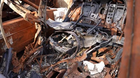 Rusty car on scrap metal 库存影片 246769241