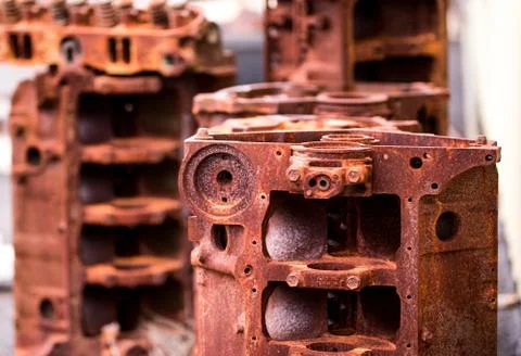 Rusty dismantled engine blocks Foto stock