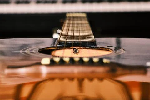 Rusty Guitar 스톡 사진