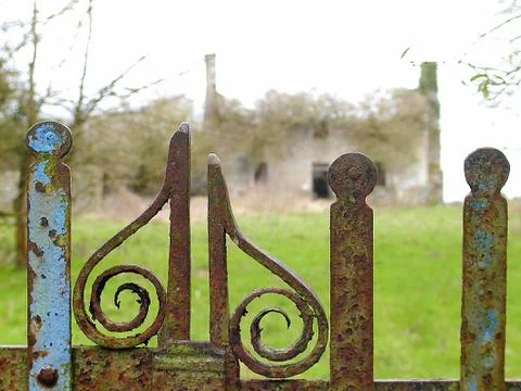 Rusty Iron Gate 库存照片