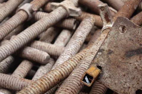 Rusty Metal Threaded Rods in Construction Stock-Fotos