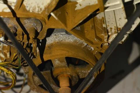 Rusty old dirty automatic electric washing machine drum that is connected t.. 스톡 사진