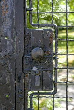 Rusty old lock with knob Foto stock