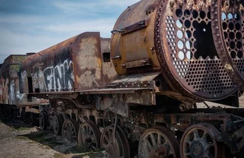 Rusty old steem train at train cemetery in Bolivia Foto stock