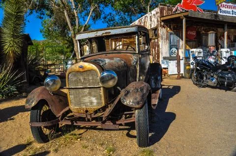 Rusty oldtimer on Route 66 in the Mojave desert Stock Photos