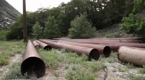 Rusty pipes tilt Vídeos de archivo 26035885