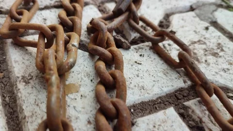 Rusty rotten chain Video stock 165102751