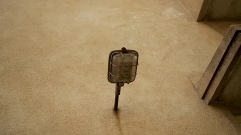 A rusty street light at the backyard of an Indian household. Stock Footage 117123428
