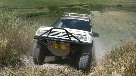 RV goes up hill Stockbeeldmateriaal 376140