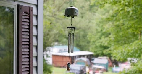 RV Trailer Wind Chime at Campground - Medium Vídeo Stock 111983121
