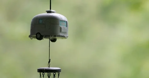 RV Trailer Wind Chime at Campground - Close Up Vídeo Stock 111983129