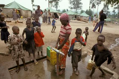 Rwanda refugee camp at gisale 1991 unhcr water Stock Photos