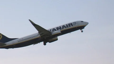 Ryanair airplane taking off Stock Footage 89114014