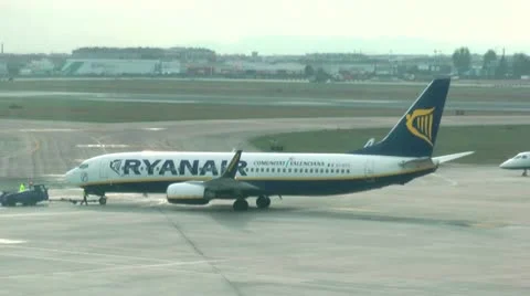RyanAir Stock Footage 9643144