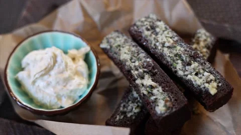 Rye bread croutons with garlic and tar-tar sauce Stock-Footage 149642549