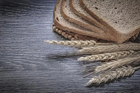 Rye wheat ears sliced bread food and drink concept 스톡 사진