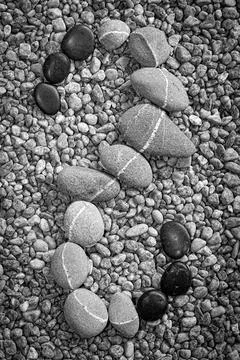 S-shape pattern made with pebbles Foto stock