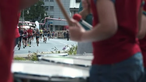 S25 Berlin Focus Shift Drums to Runners Slow Motion May 2023 Vidéo 332126606