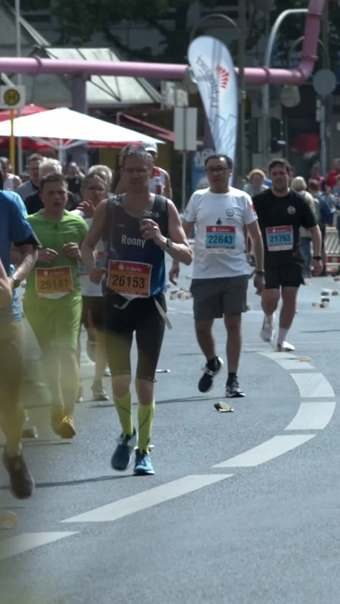 S25 Berlin Focus Shift Plant to Runners Nollendorfplatz May 2023 Stock Footage 332132205