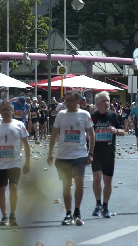 S25 Berlin Focus Shift Plant to Runners Nollendorfplatz May 2023 Stock Footage 332132220