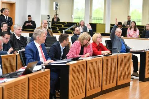  Saarlands Landtag am Mittwoch (24.4.2024) bei der Debatte über Rassismus .. Stock Photos
