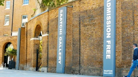Saatchi Gallery on Sloane Square 스톡 동영상 109124471