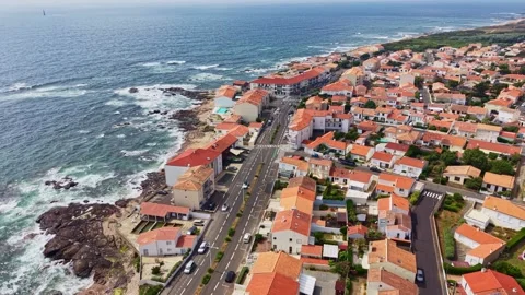 Sables-d’Olonne's rugged and beautiful ocean coastline, France 動画素材 336697883